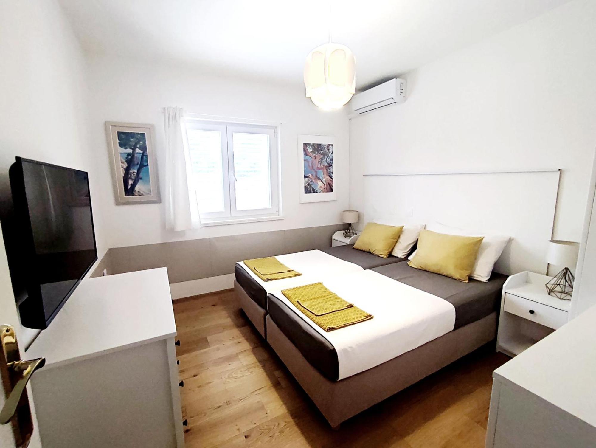 Apartment Rose, Close To The Beach Makarska Exterior photo